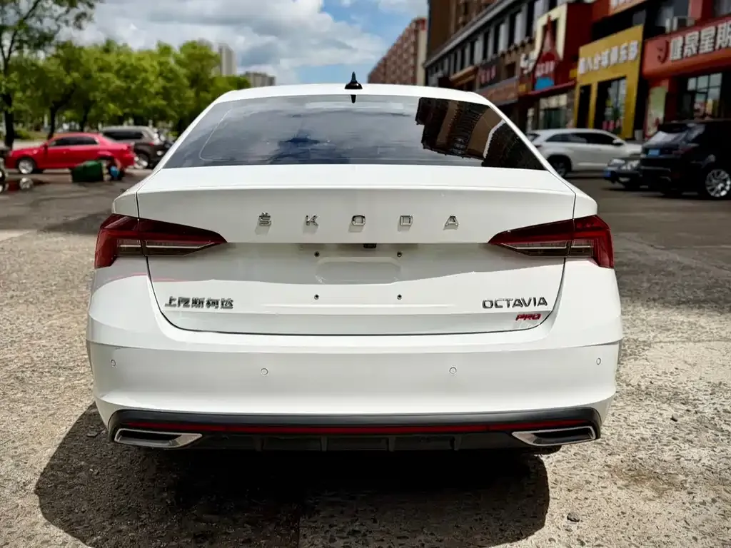 Skoda Octavia — фото 5
