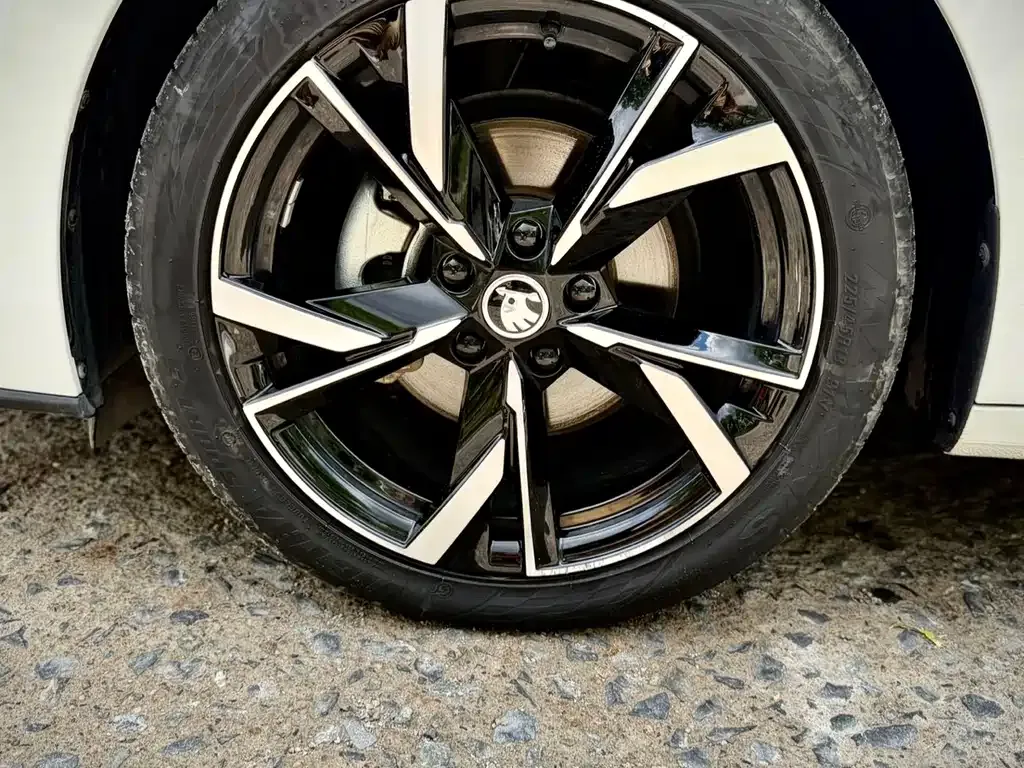 Skoda Octavia — фото 10