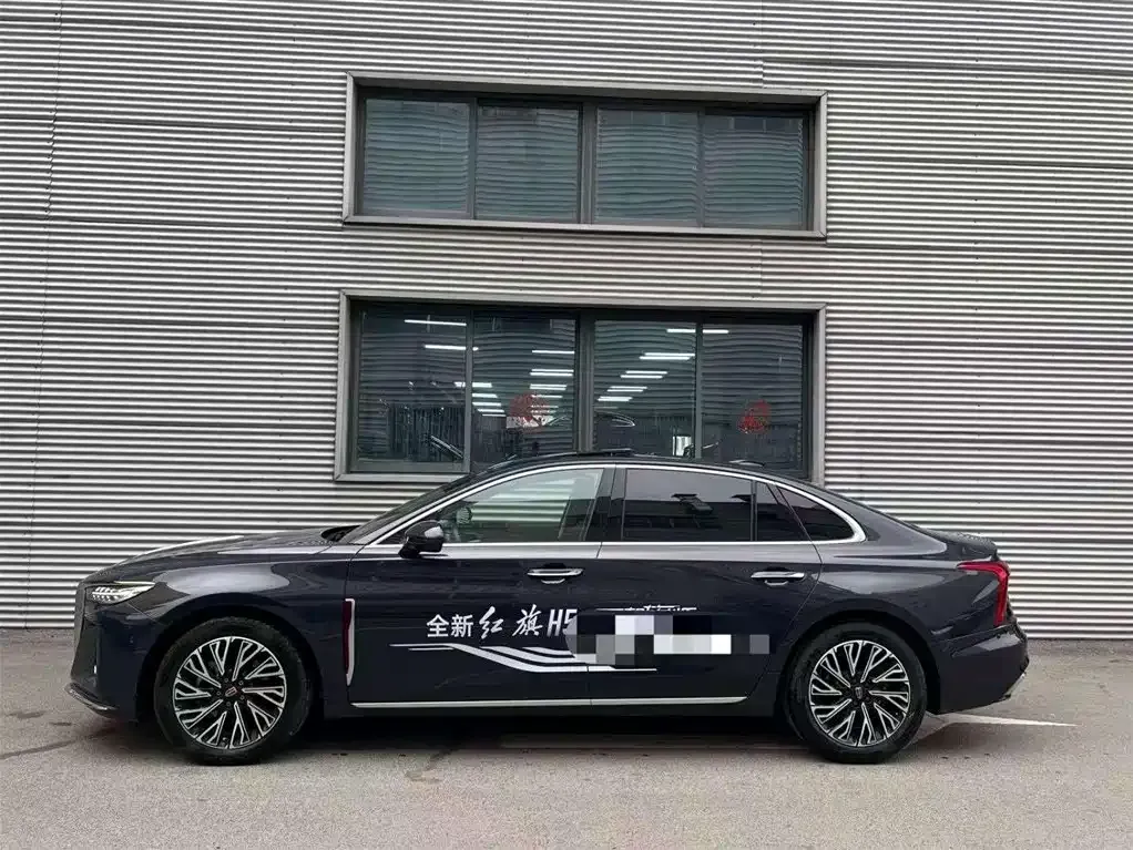 Hongqi H5 — фото 5