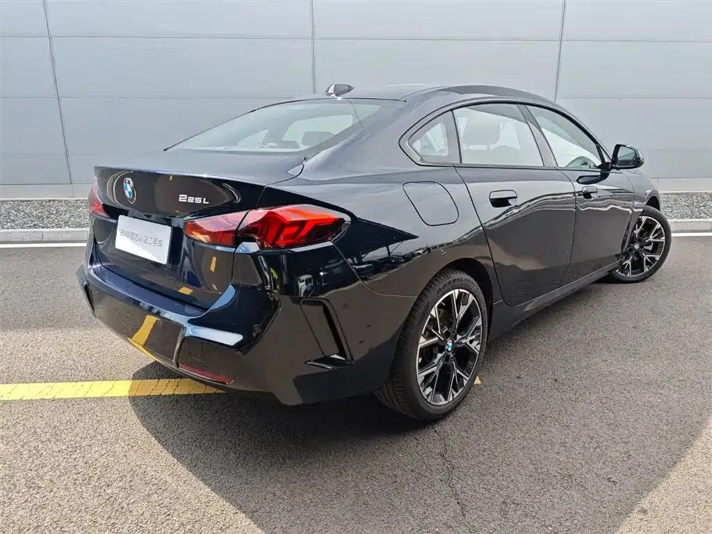 BMW 2 Series 2025 из CN, фото 5