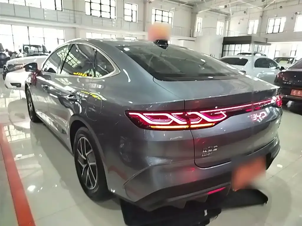 BYD Qin L — фото 10
