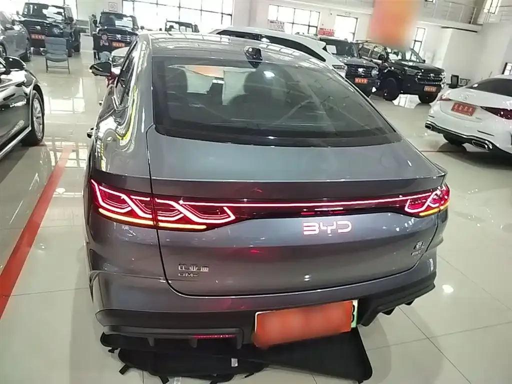 BYD Qin L — фото 9