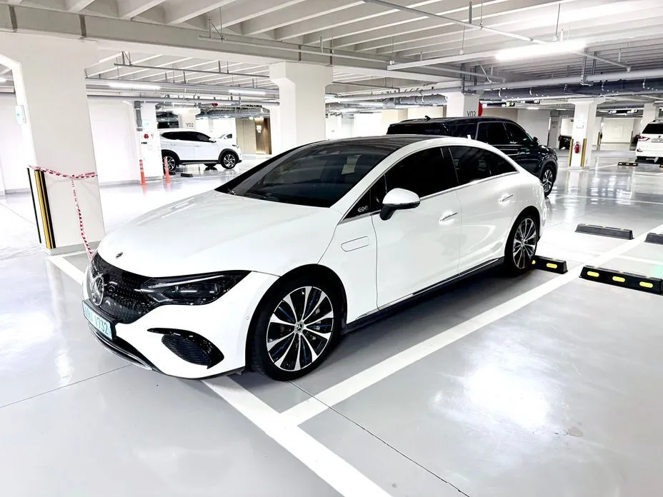 Mercedes-Benz EQE