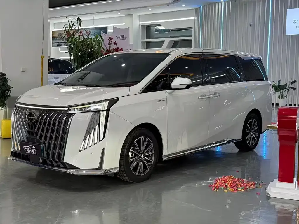 GAC Motor Trumpchi M8 — фото 1