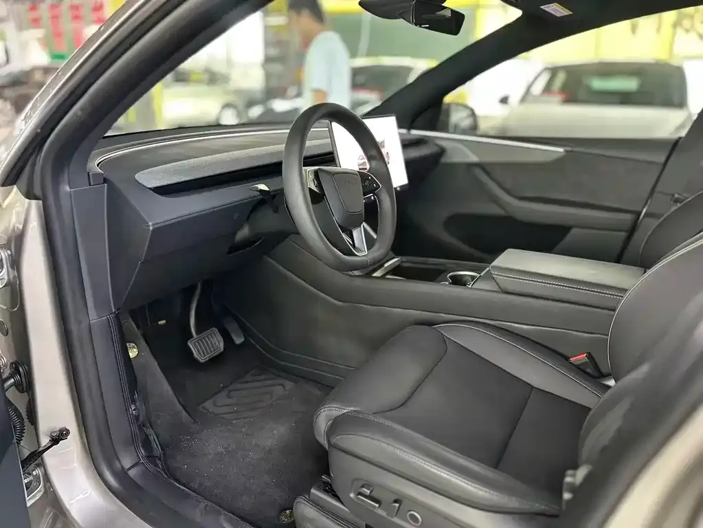 Tesla Model Y L 2025 из CN, фото 9