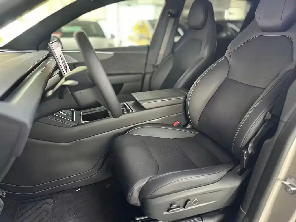 Tesla Model Y L 2025 из CN, фото 5