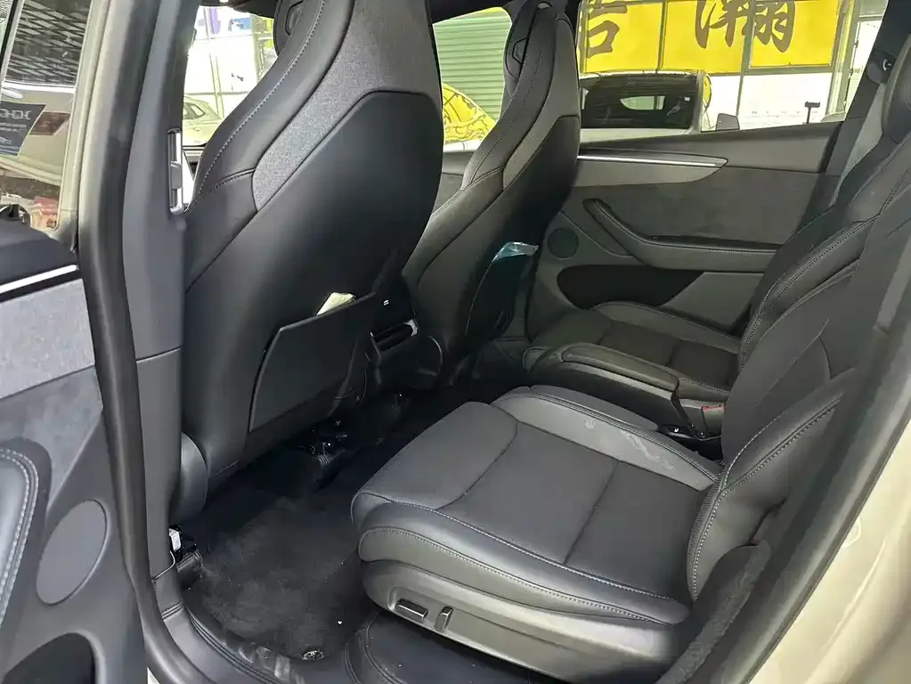 Tesla Model Y L 2025 из CN, фото 3