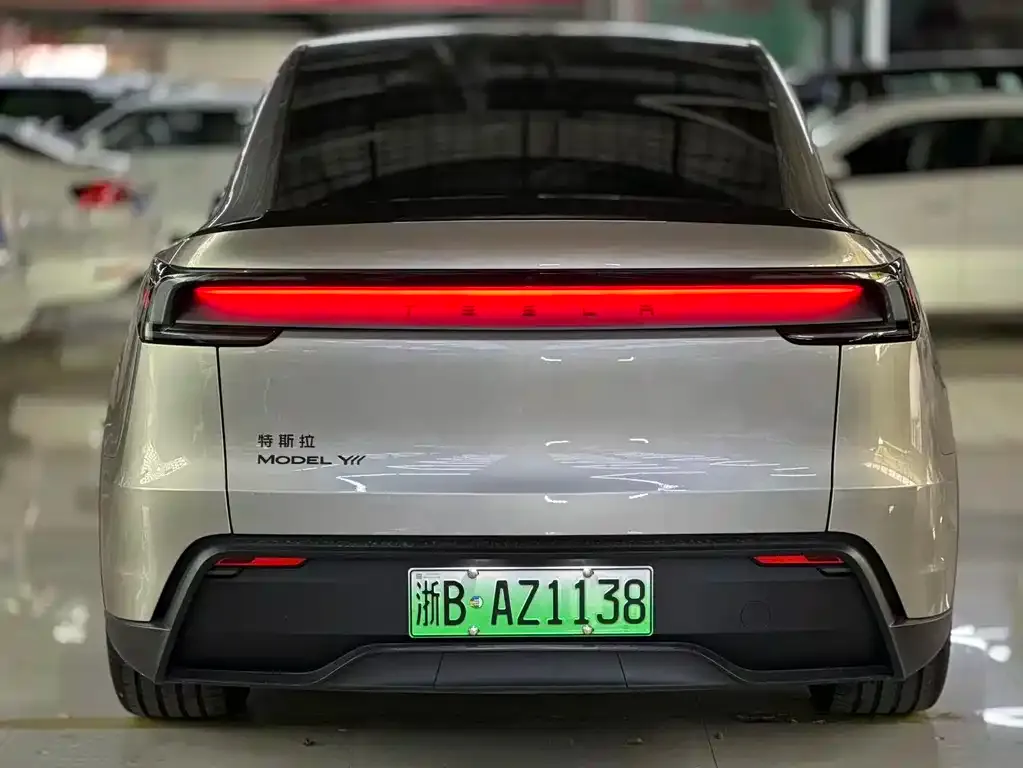 Tesla Model Y L 2025 из CN, фото 4