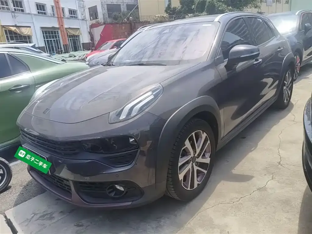 Lynk & Co 02