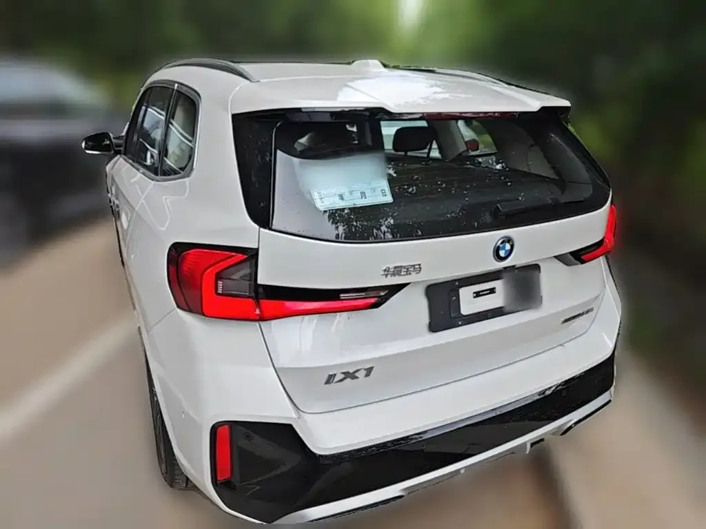 BMW iX1 2025 из CN, фото 5