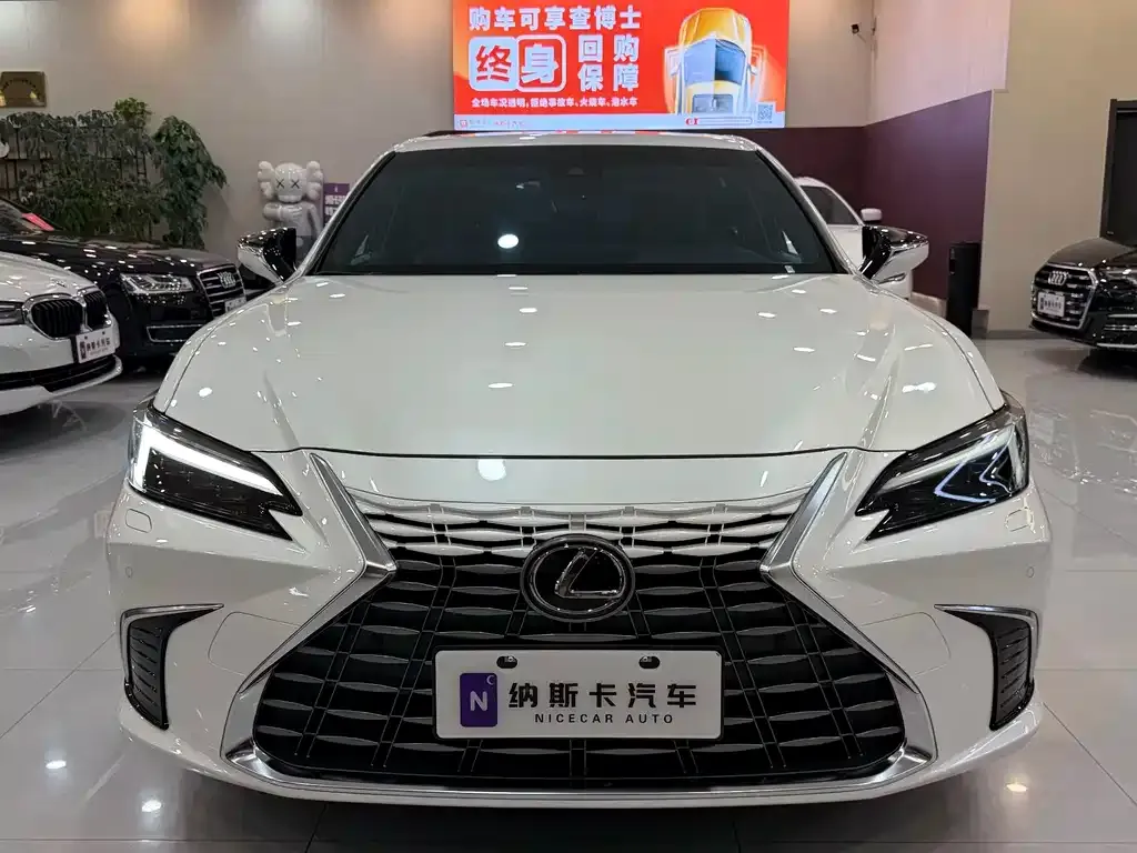Lexus ES — фото 8