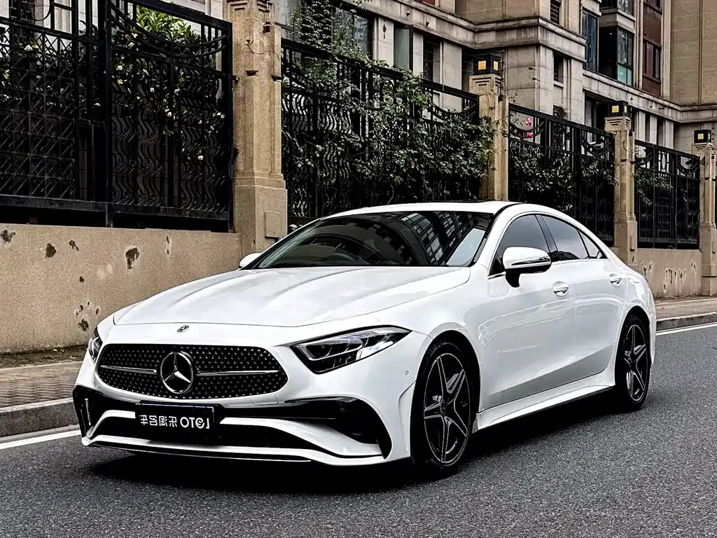 Mercedes-Benz CLS — фото 1