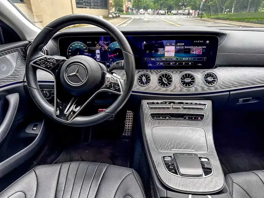 Mercedes-Benz CLS — фото 7