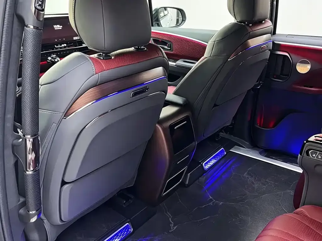 Toyota Granvia — фото 10