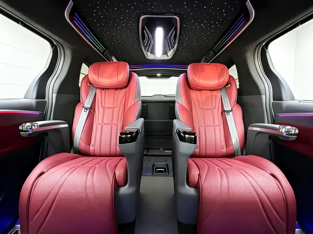 Toyota Granvia — фото 2