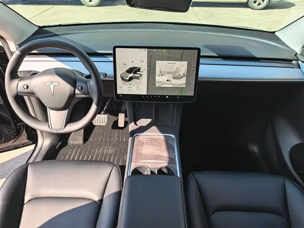 Tesla Model Y — фото 9