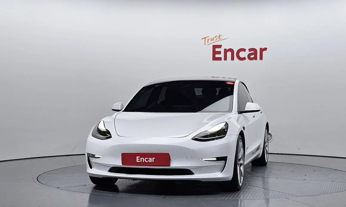 Tesla Model 3 — фото 2