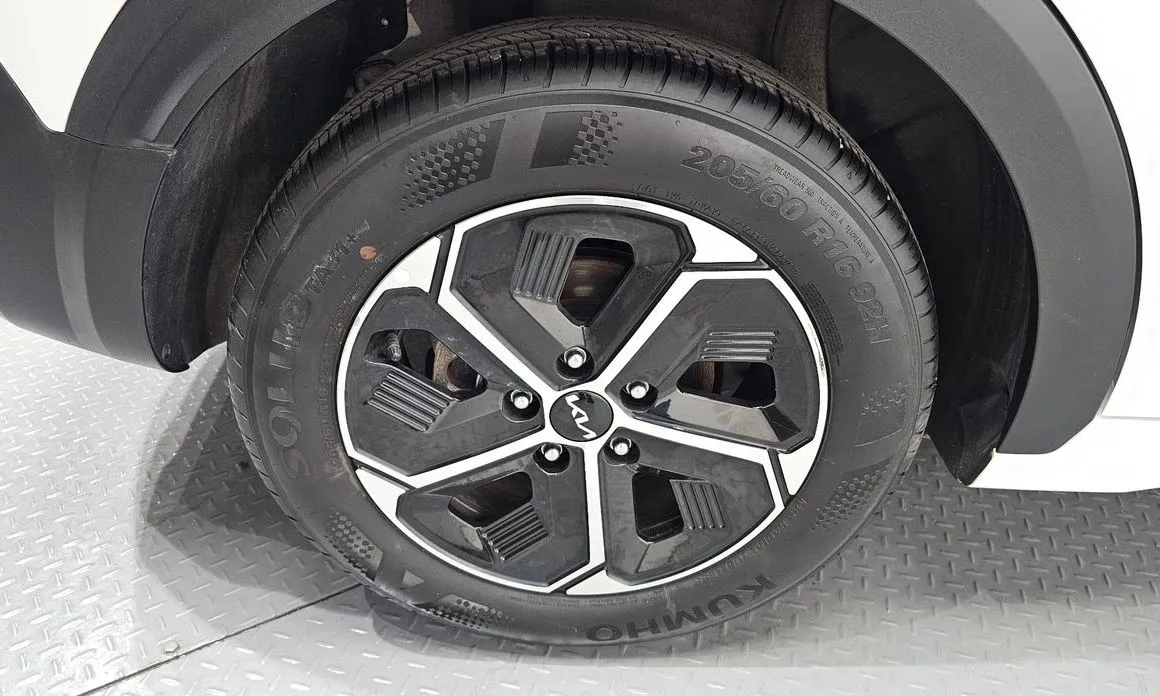 Kia Niro — фото 10