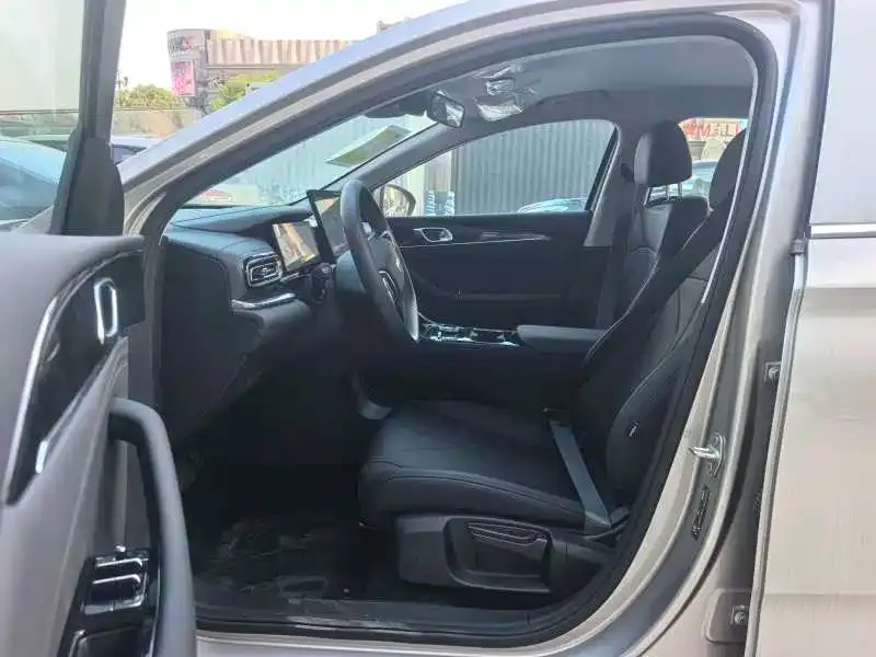 Geely Galaxy Xingyao 6 2025 из CN, фото 6