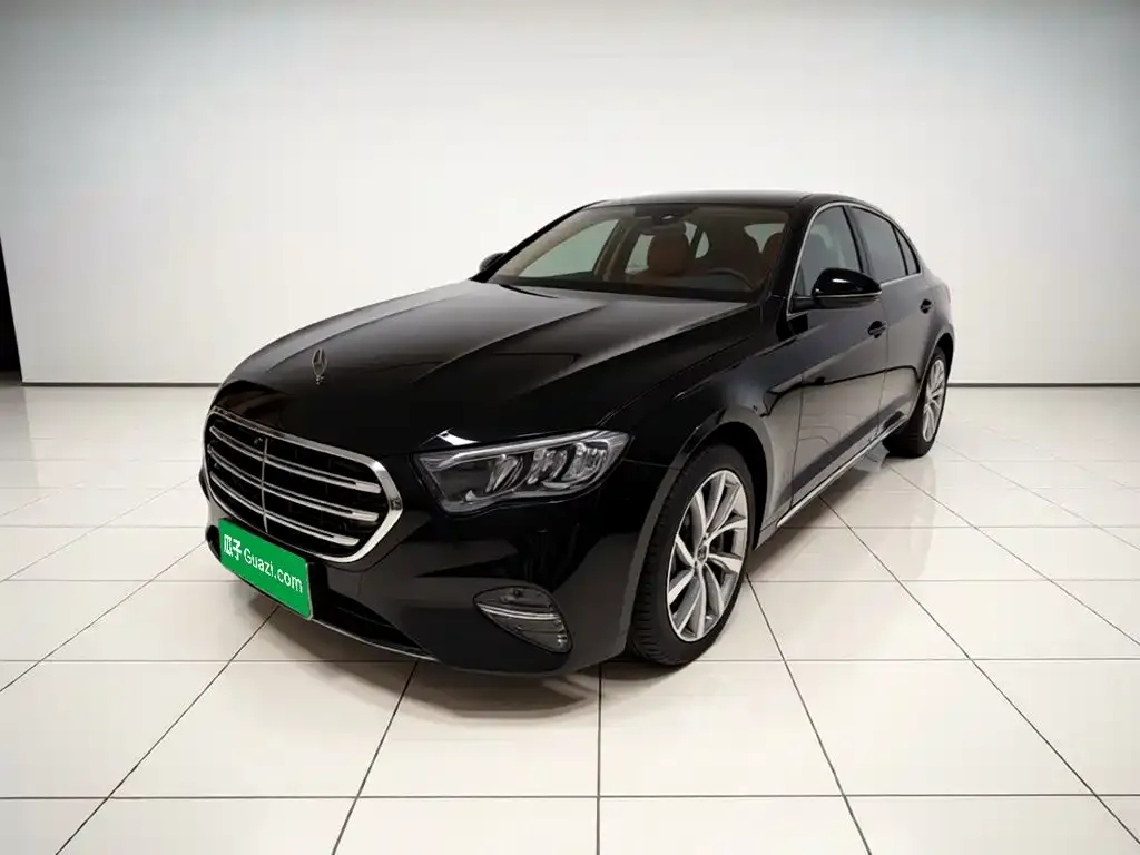 Mercedes-Benz E-Class — фото 1