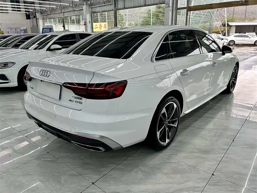 Audi A4L — фото 6