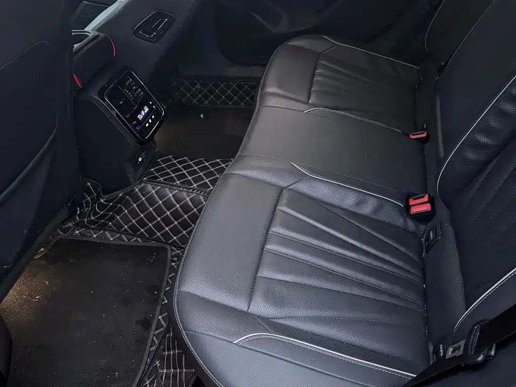 Volkswagen Passat — фото 7