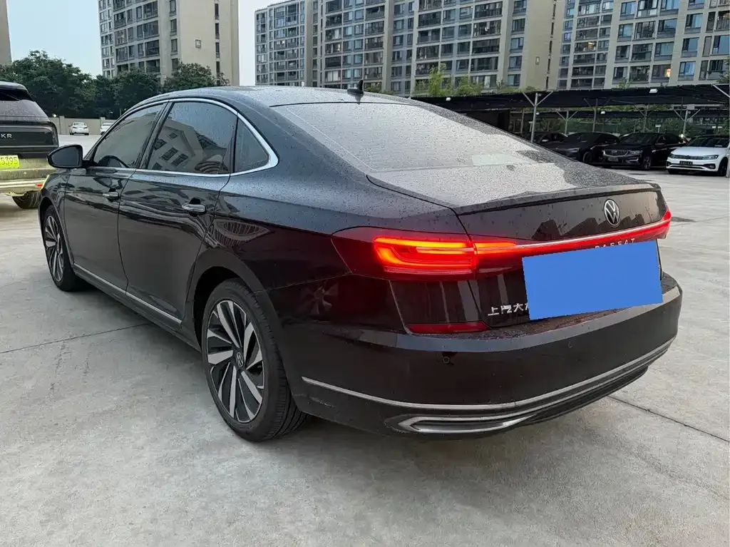 Volkswagen Passat — фото 9
