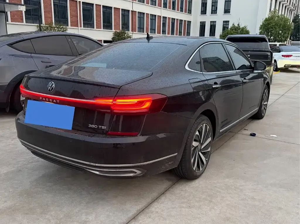 Volkswagen Passat — фото 4
