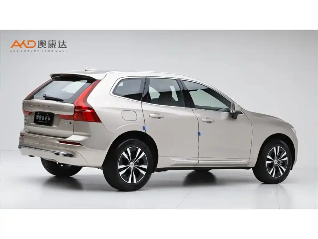 Volvo XC60 — фото 10