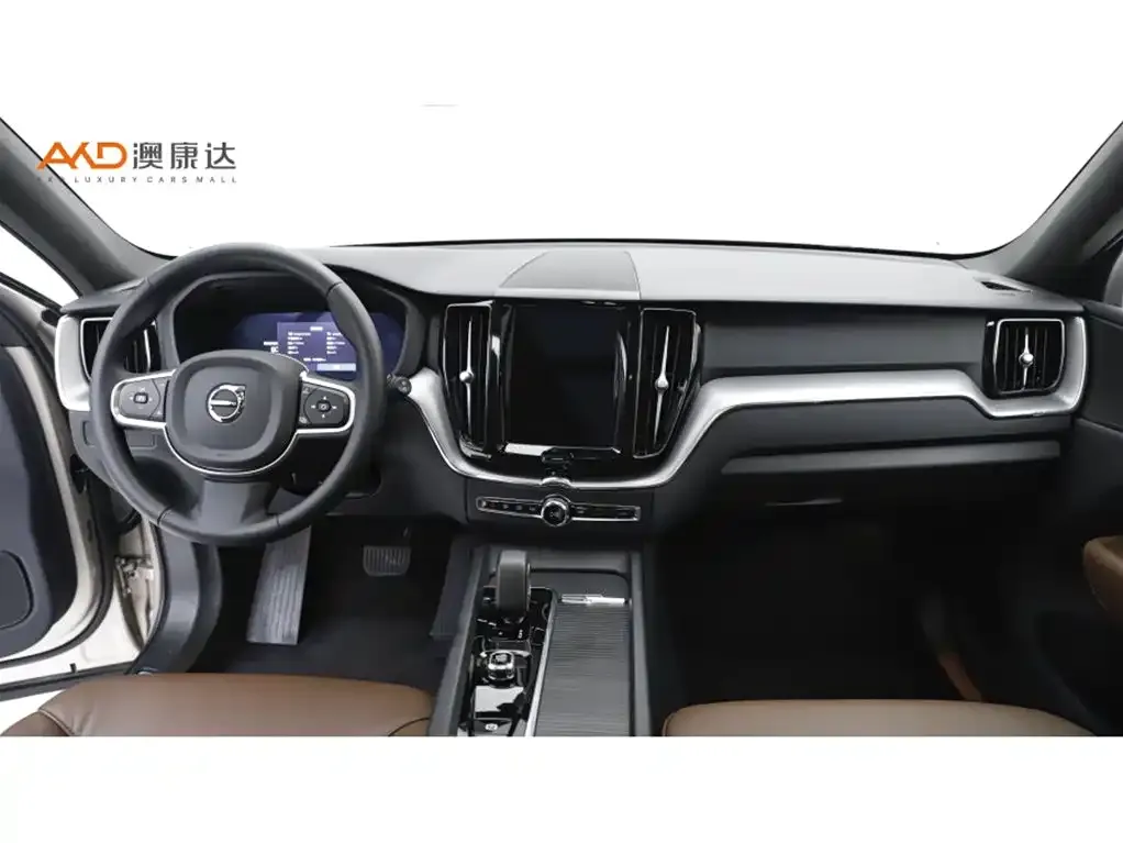 Volvo XC60 — фото 9