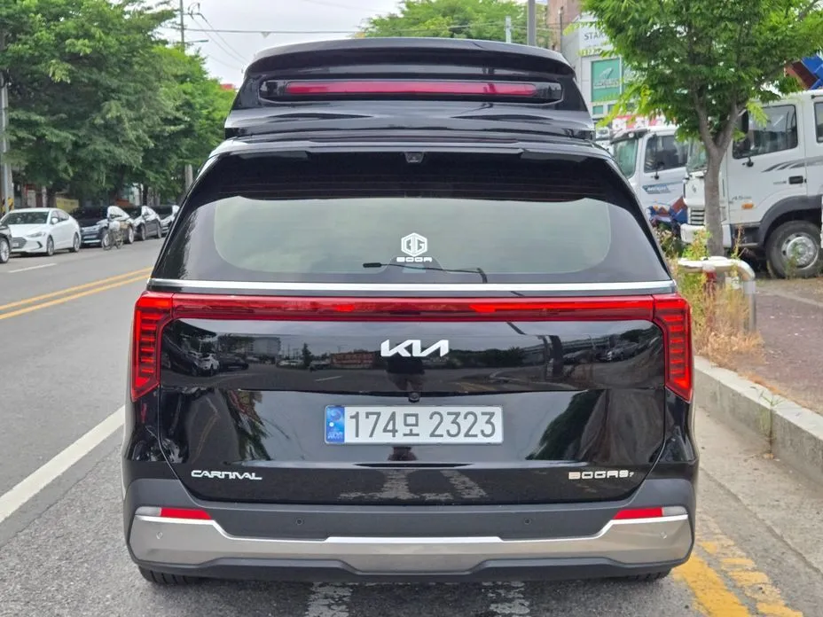 Kia Carnival — фото 5