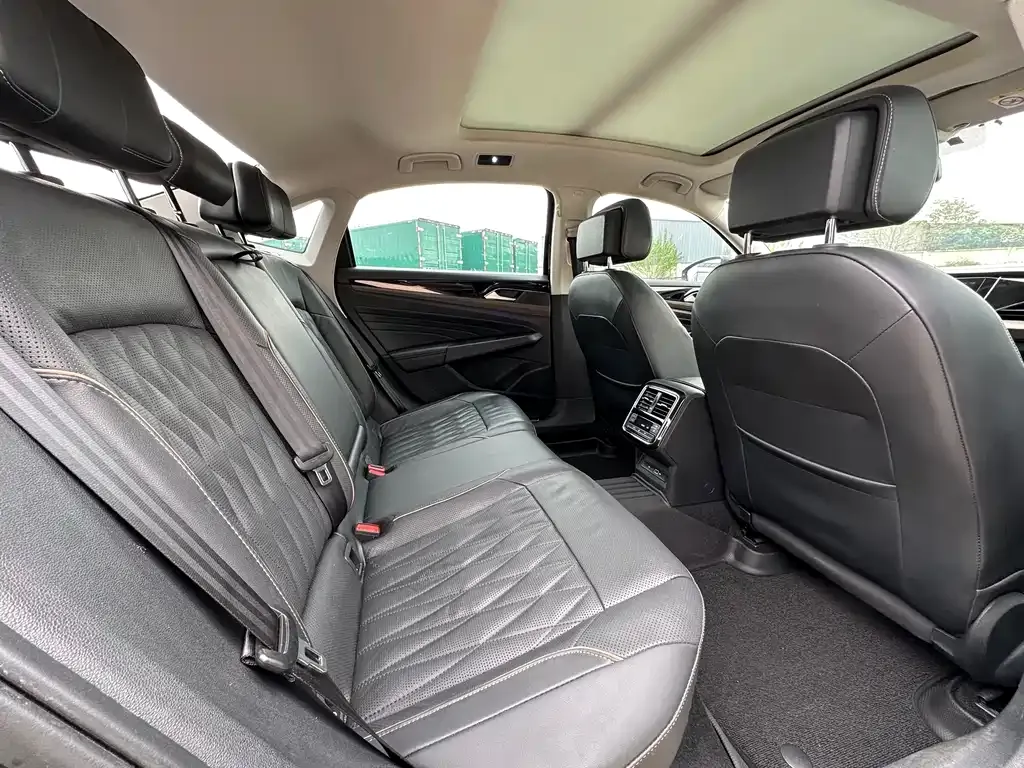 Volkswagen Passat — фото 5