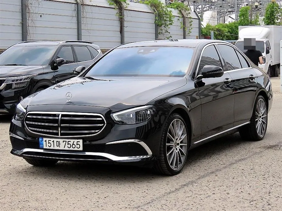 Mercedes-Benz E-Class 2023 из KR, фото 10