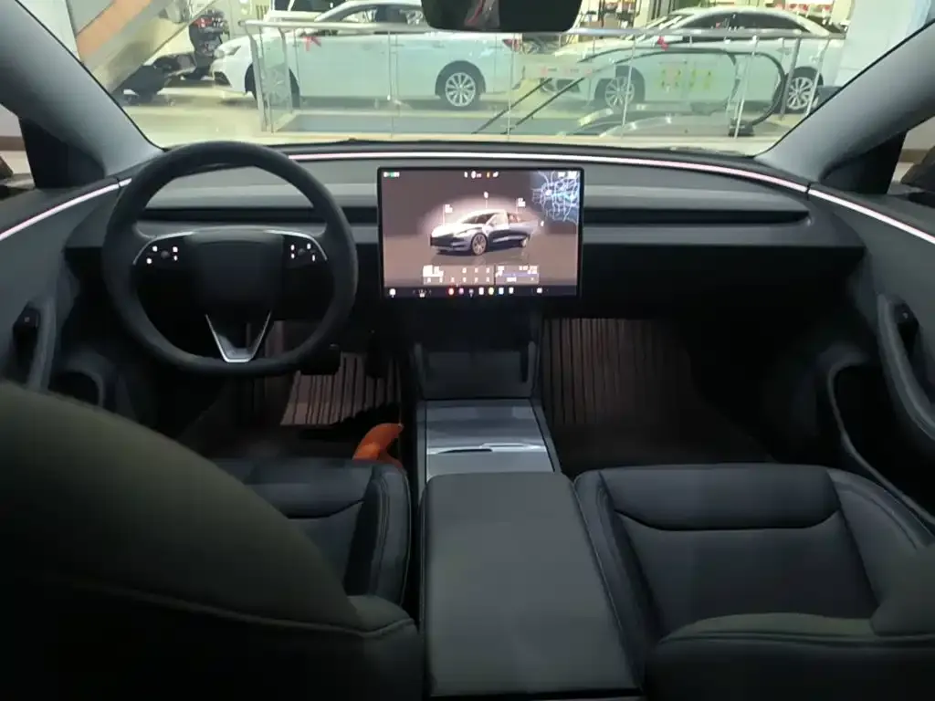 Tesla Model 3 — фото 3