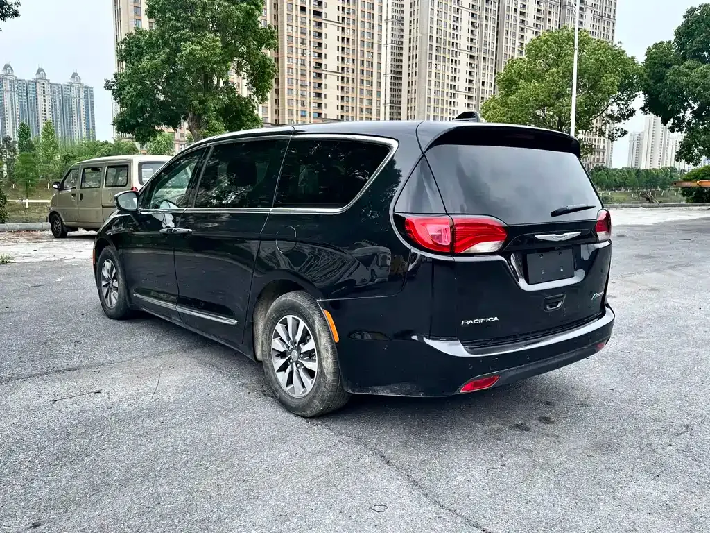 Chrysler Grand Voyager PHEV (Import) 2025 из CN, фото 10