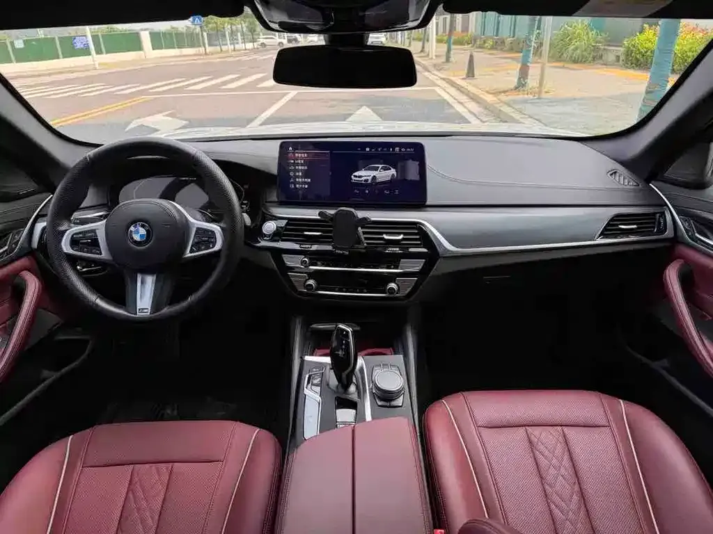 BMW 5 Series — фото 4
