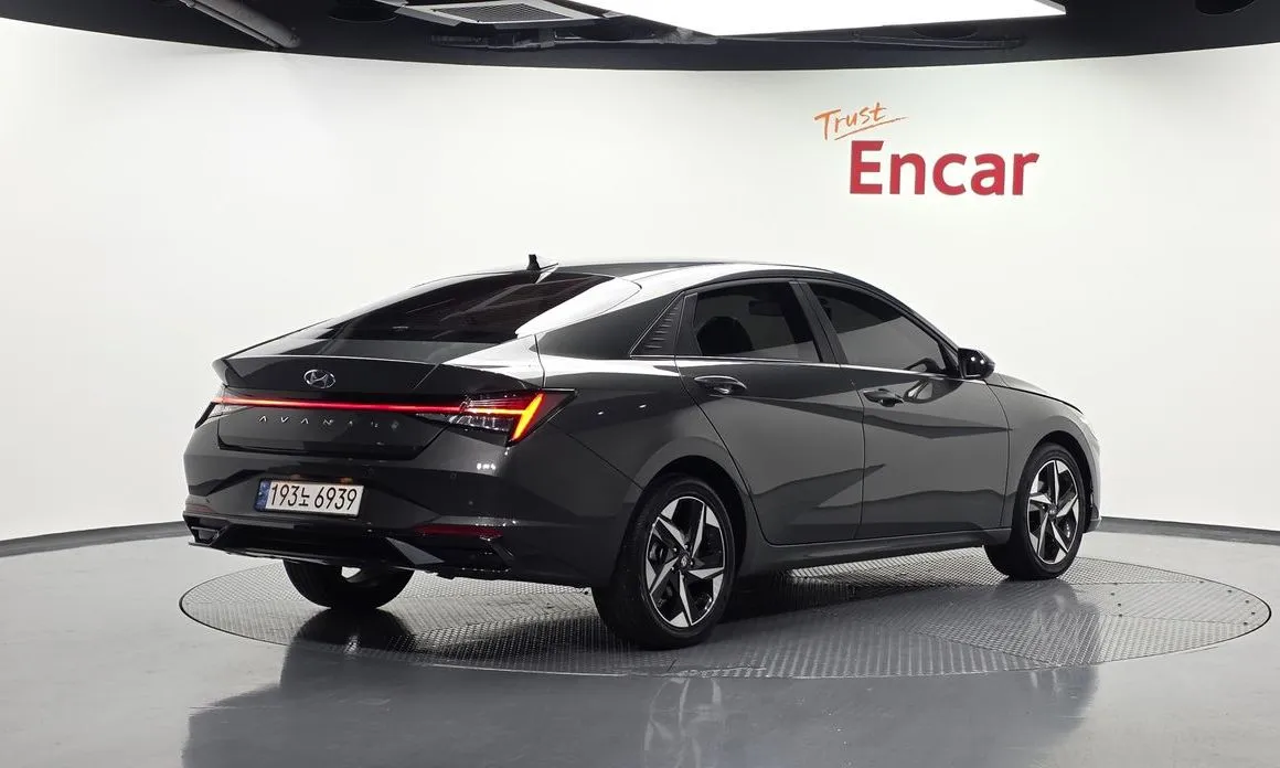 Hyundai AVANTE — фото 3