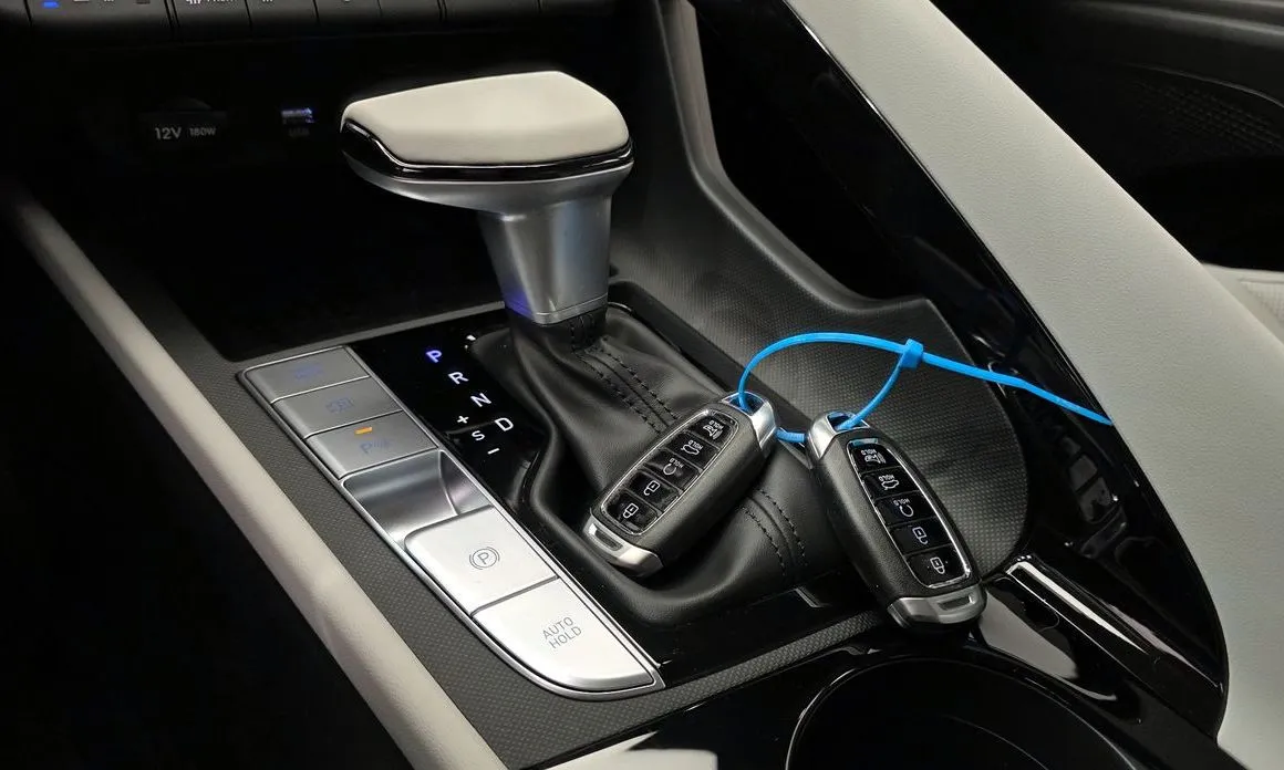 Hyundai AVANTE 2022 из KR, фото 2