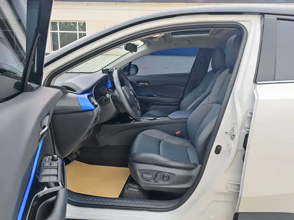 Toyota C-HR 2023 из CN, фото 6