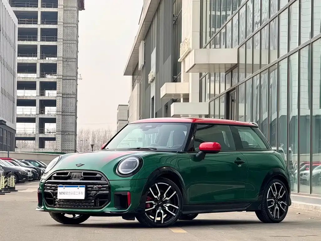 MINI JCW (John Cooper Works) — фото 1