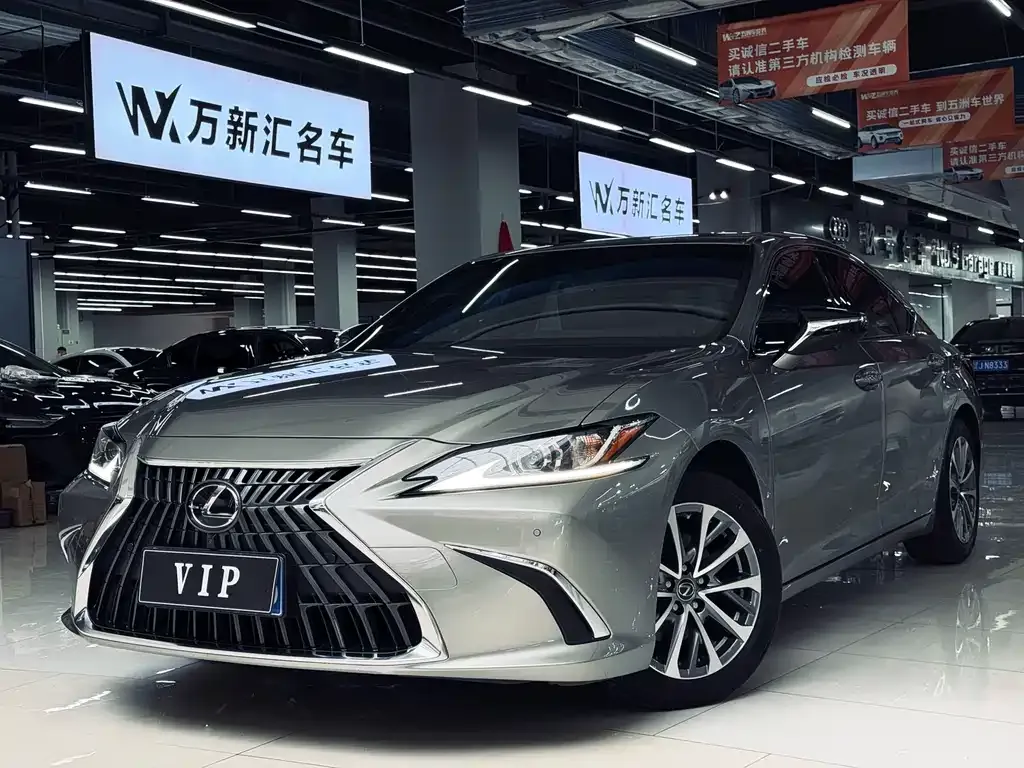 Lexus ES — фото 1