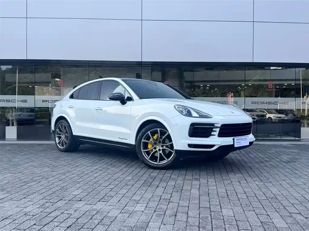 Porsche Cayenne — фото 1