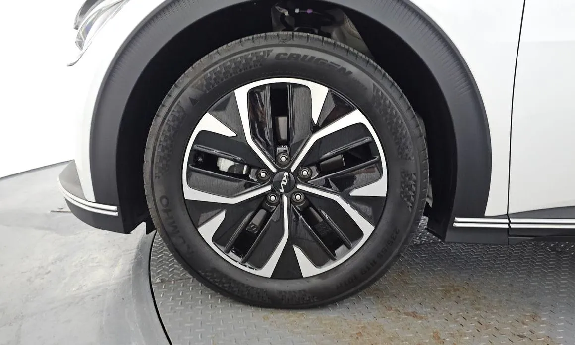 Kia EV6 — фото 9
