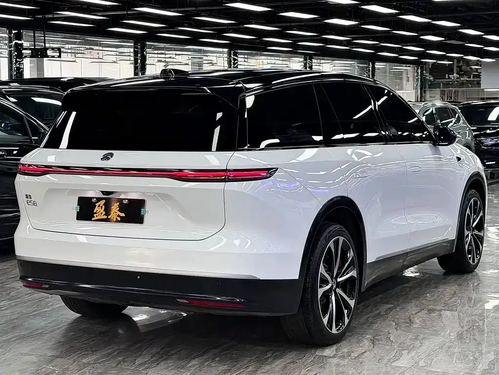 NIO ES8 — фото 10