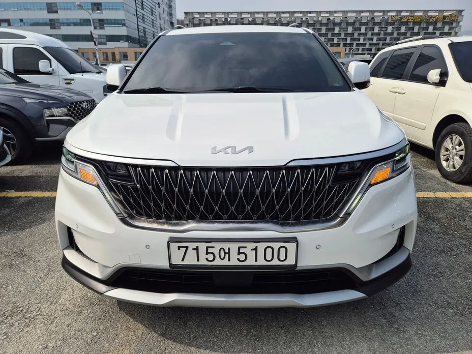 Kia Carnival — фото 1