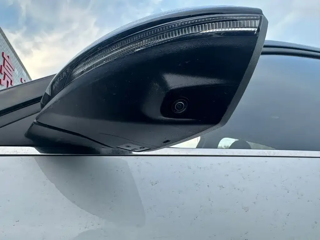 Hyundai Elantra — фото 10
