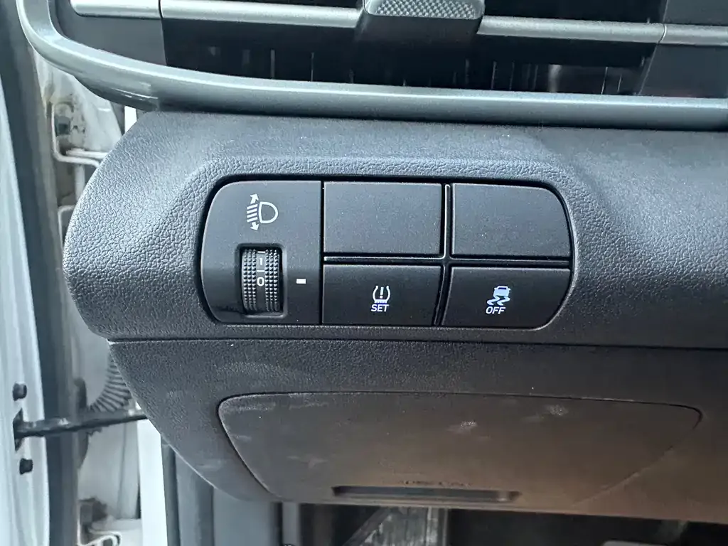 Hyundai Elantra — фото 6