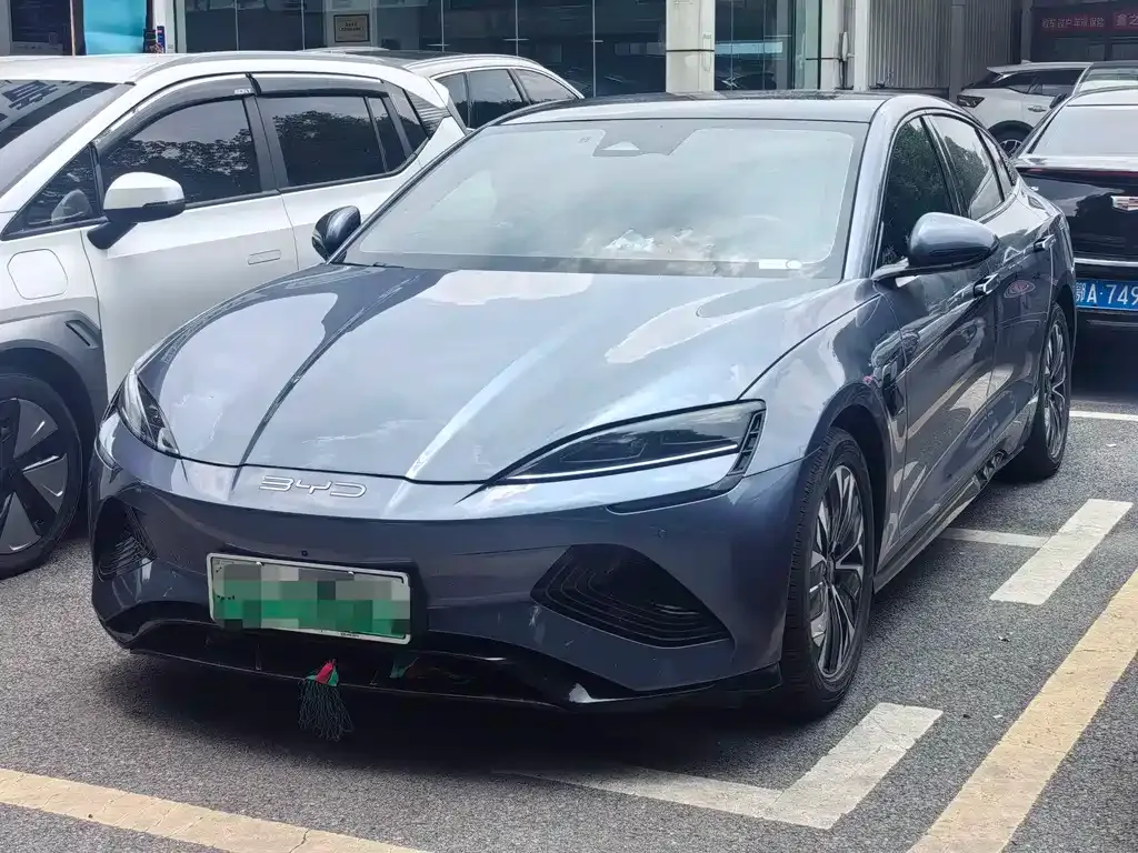 BYD Seal — фото 1