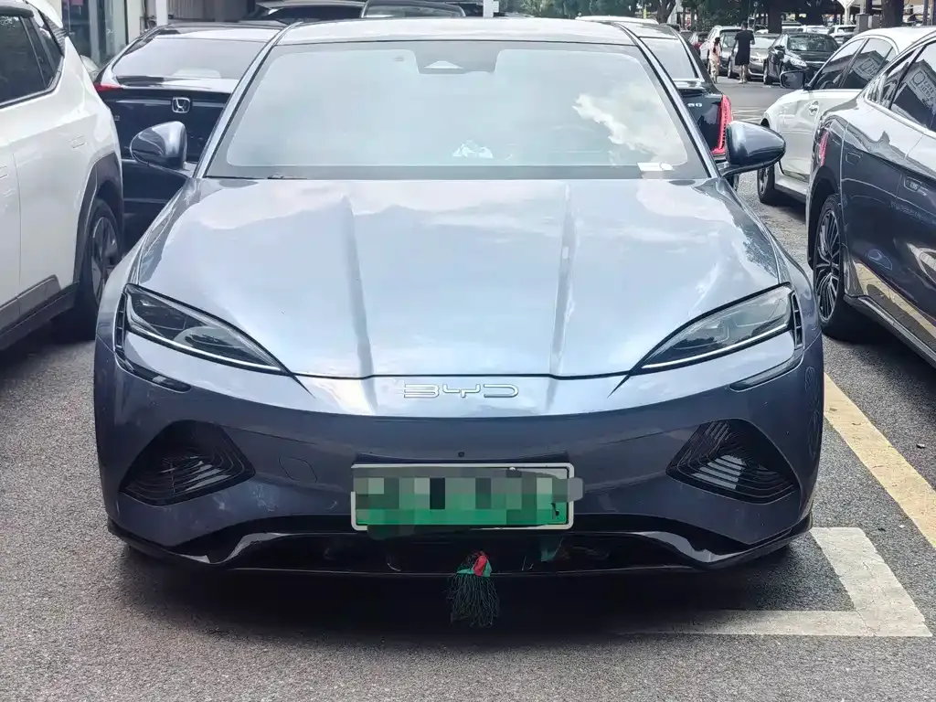 BYD Seal — фото 3