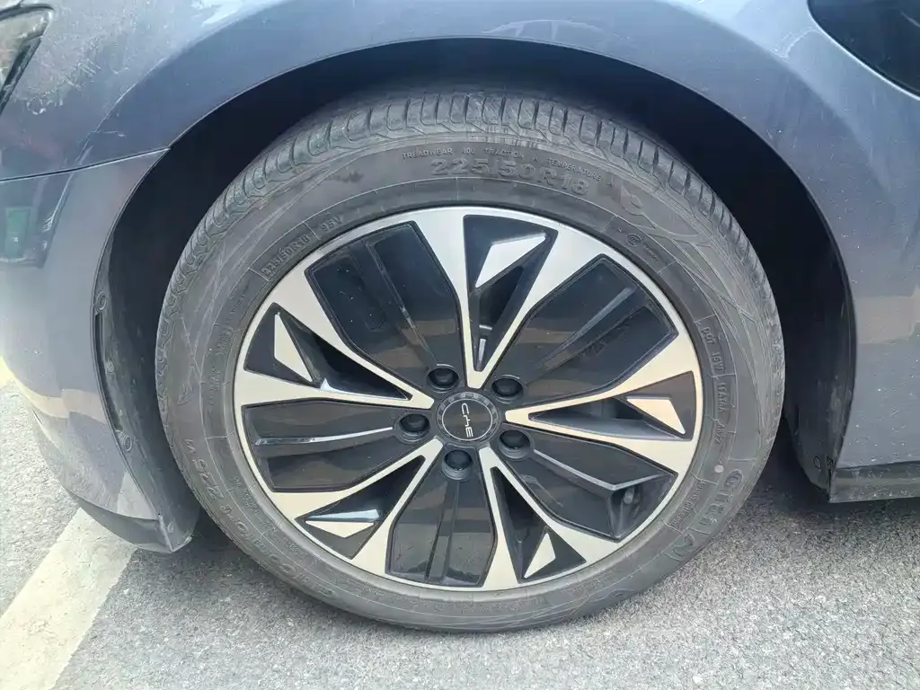 BYD Seal — фото 8